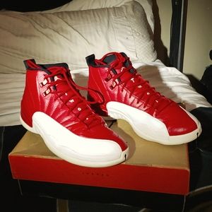AIR JORDAN RETRO 12 "GYM" RED AND WHITE SIZE 10 SHOES